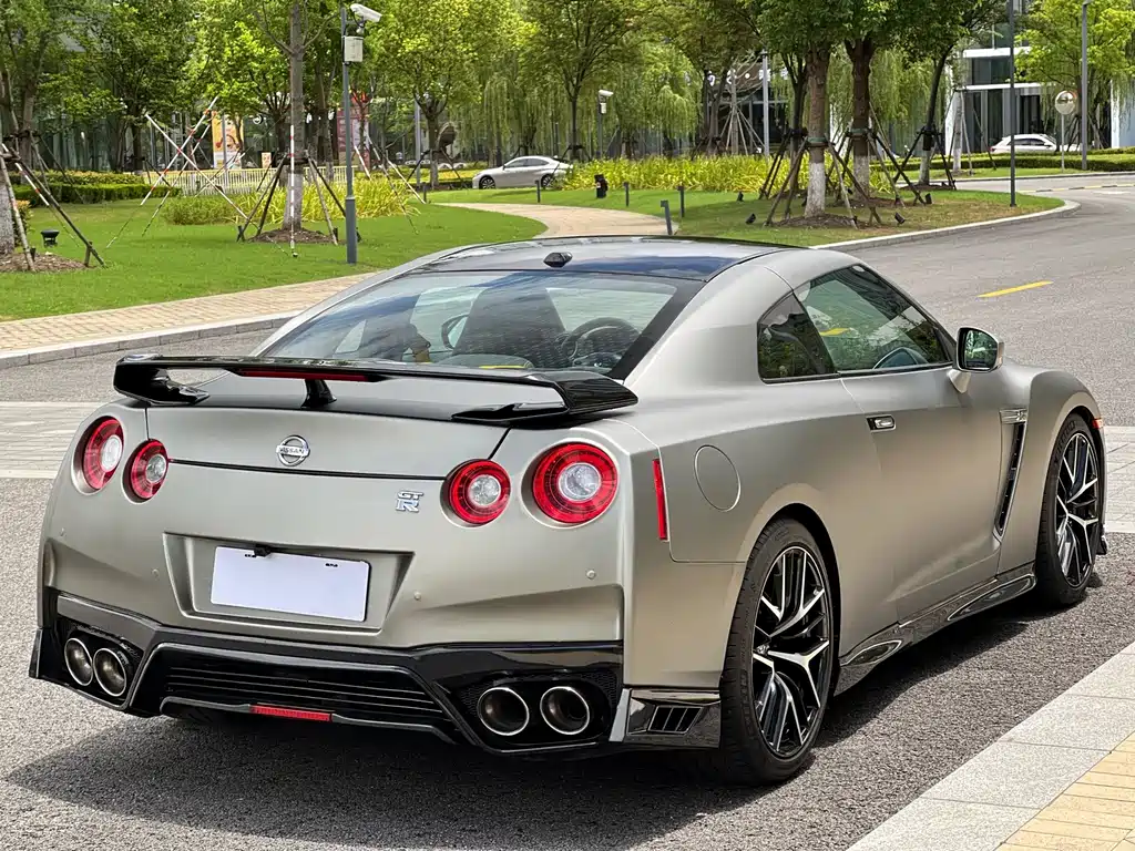 Nissan GT-R 3.8T Premium Edition, фото 6
