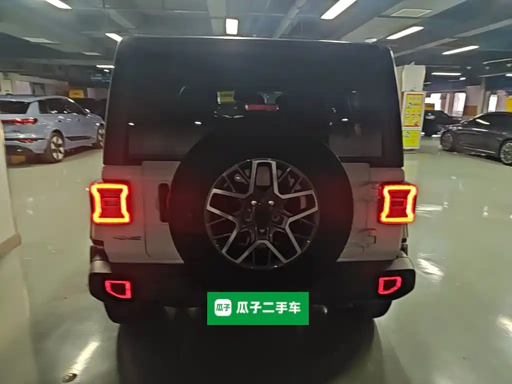 Jeep Wrangler PHEV — миниатюра 6
