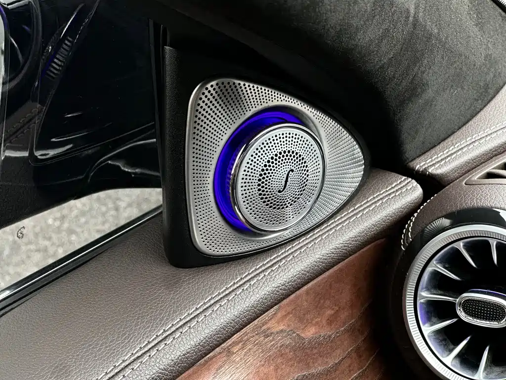 Mercedes-Benz E-Class — миниатюра 18