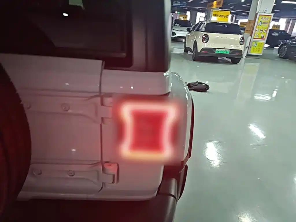 Jeep Wrangler PHEV — миниатюра 8
