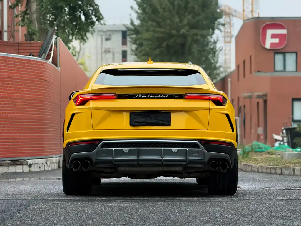 Lamborghini Urus — миниатюра 6