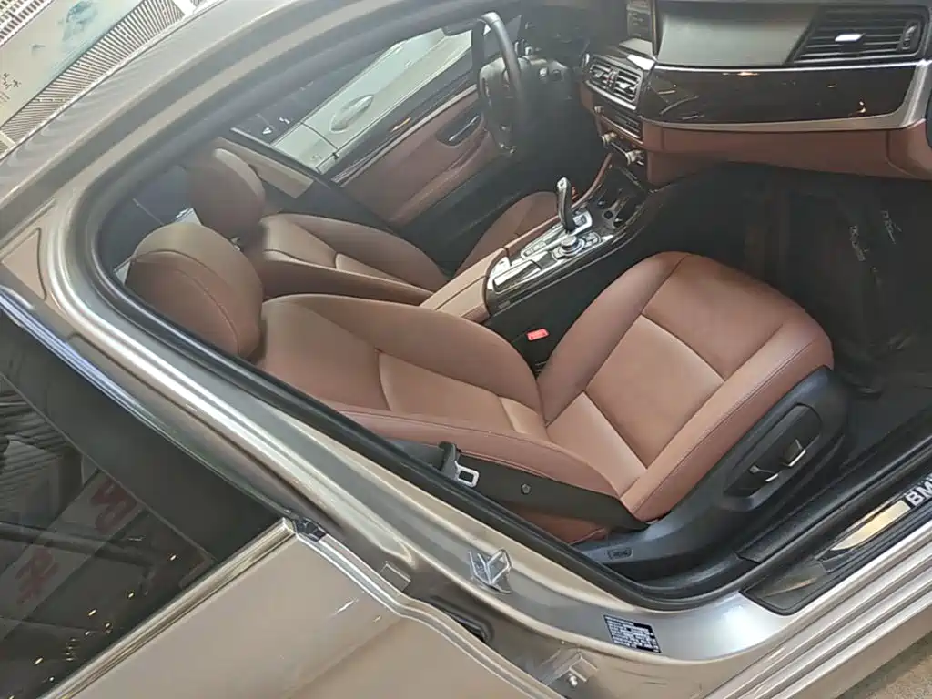 BMW 5 Series — миниатюра 25