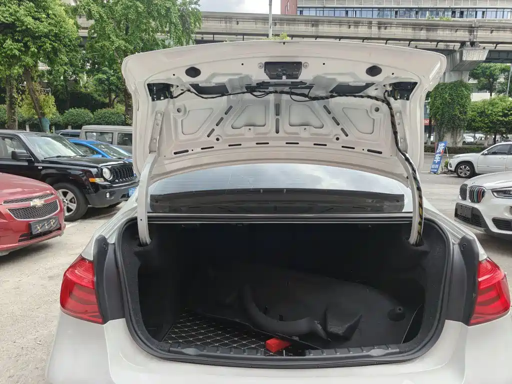 BMW 3 Series — миниатюра 19