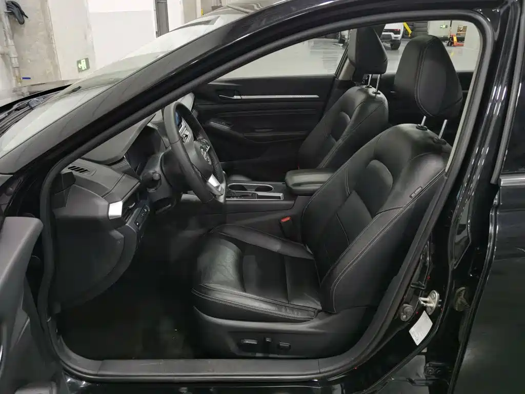 Nissan Teana — миниатюра 10