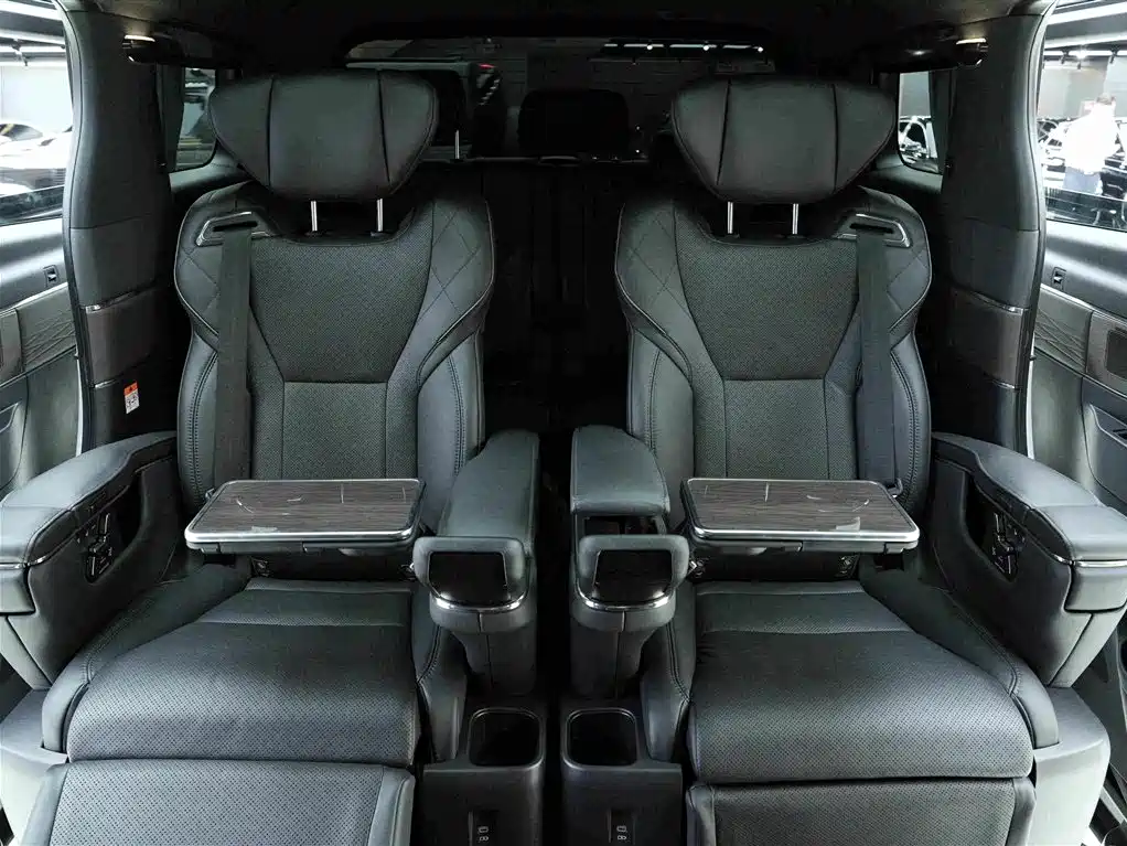 Toyota Vellfire — миниатюра 14