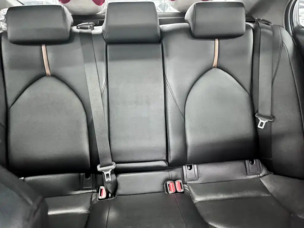Toyota Camry 2021 2.0G Luxury