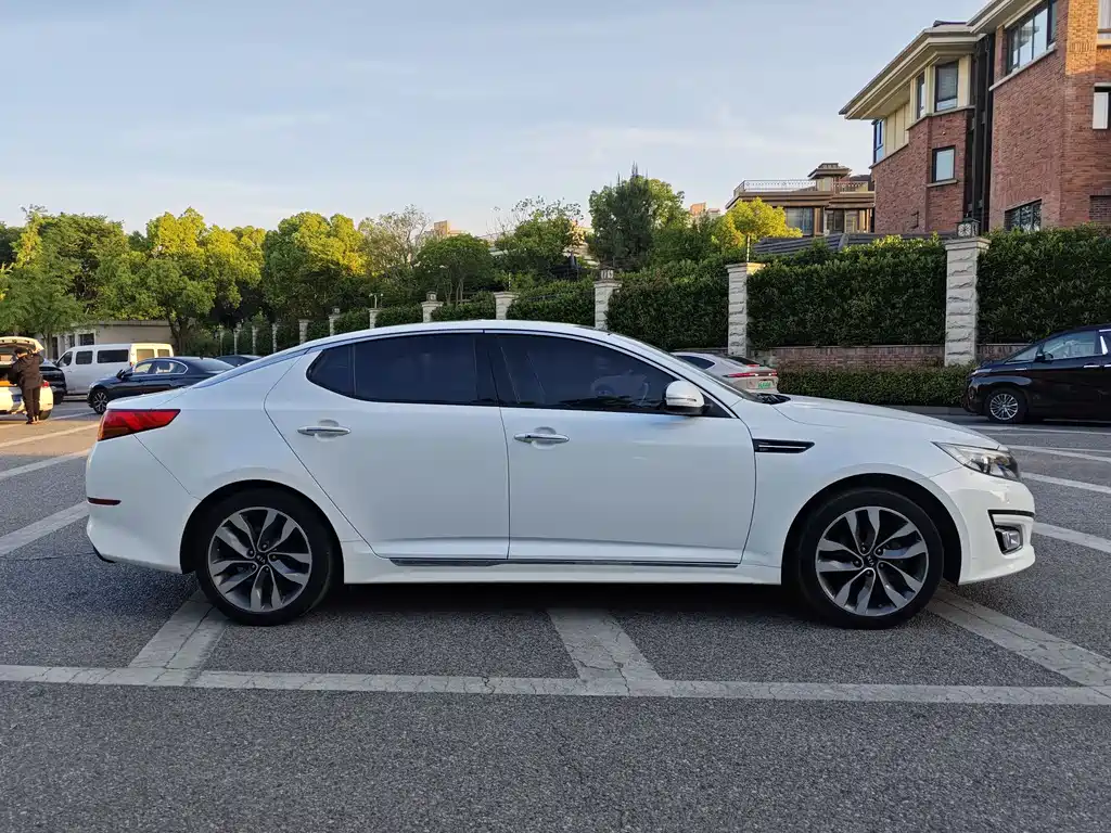 Kia K5 2014 2.0L AT LUXURY