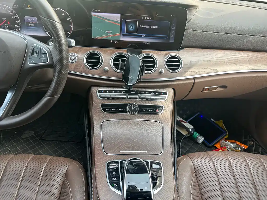 MERCEDES-BENZ E CLASS