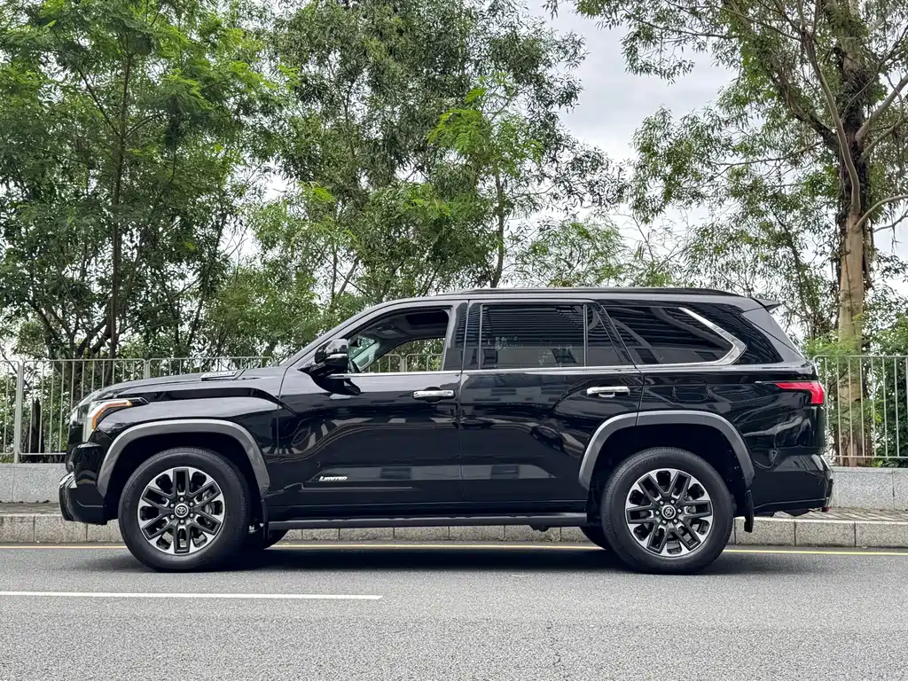 Toyota Sequoia 2023 3.5T LTD