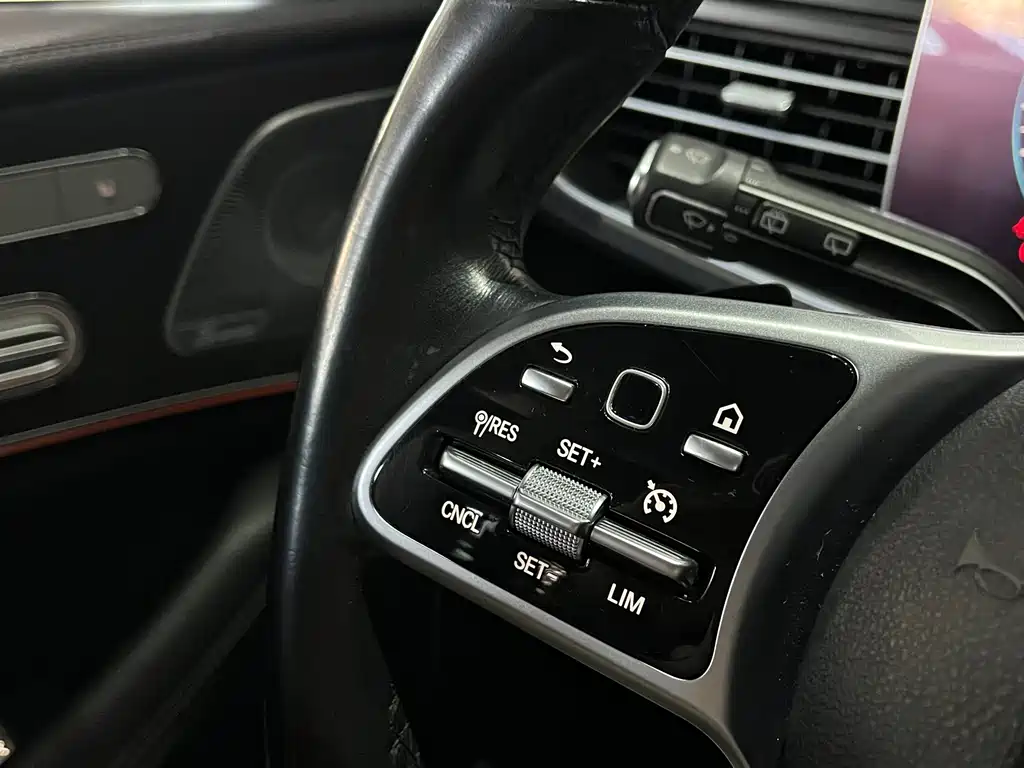 Mercedes-Benz GLE (Import) — миниатюра 17