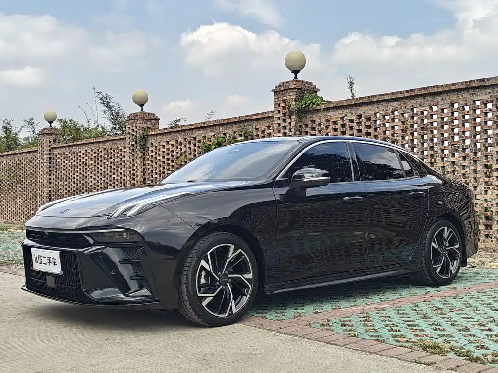 Купить Lynk & Co 03