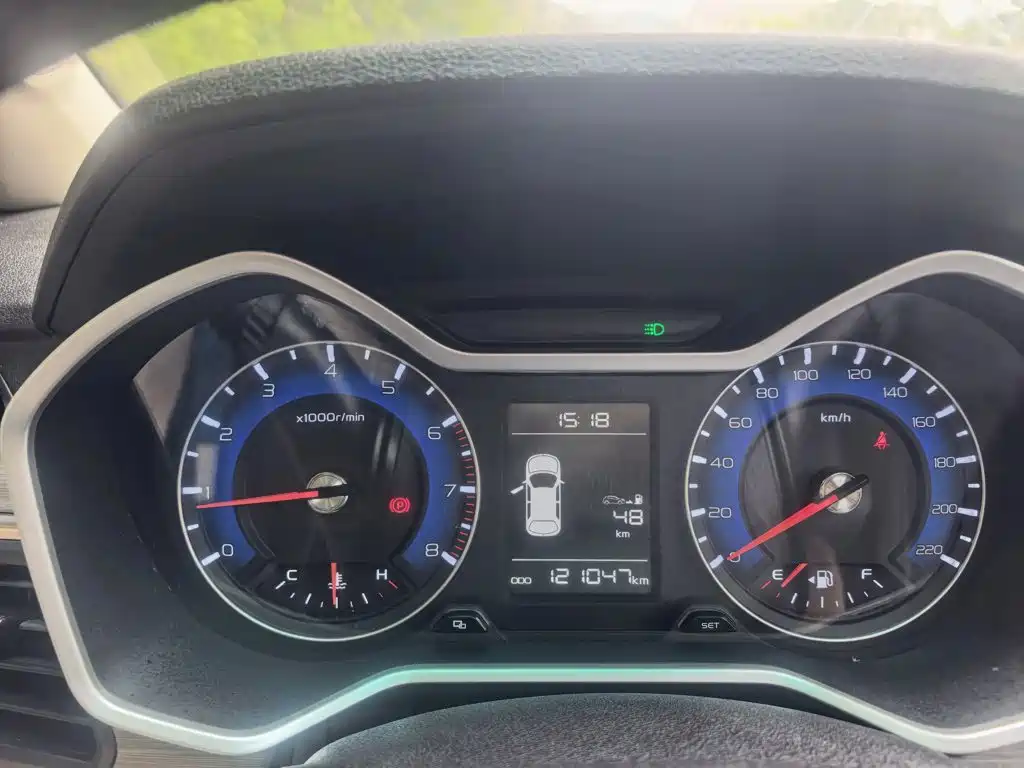 Geely Vision X3 — миниатюра 9