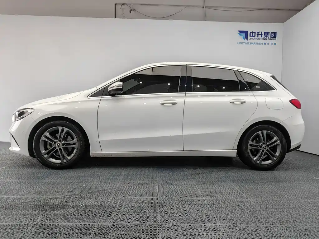 Mercedes-Benz B-Class — миниатюра 7