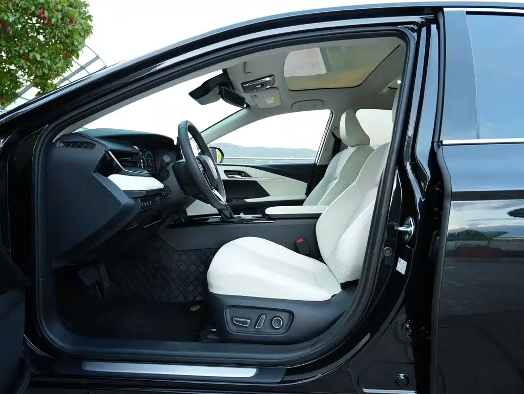 Toyota Camry — миниатюра 8