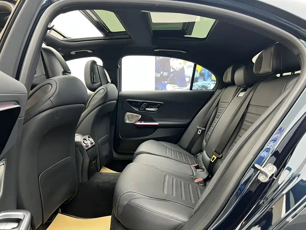 Mercedes-Benz C-Class — миниатюра 9
