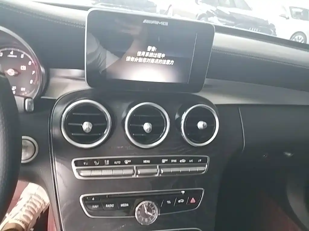 Mercedes-Benz C-Class — миниатюра 13