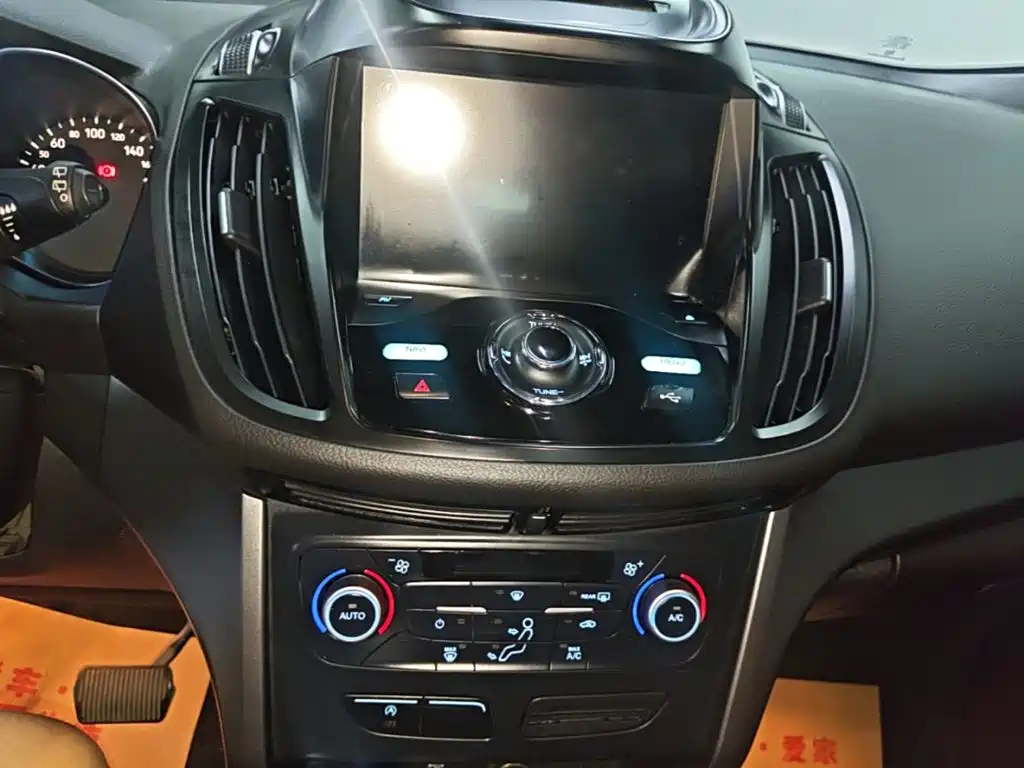 Ford Kuga — миниатюра 13