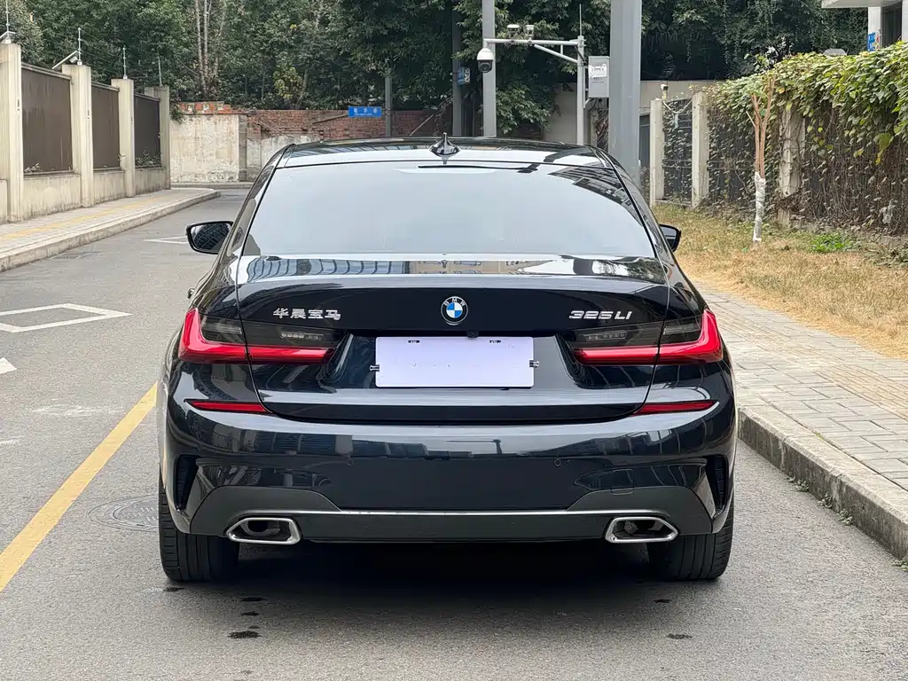 BMW 3 SERIES