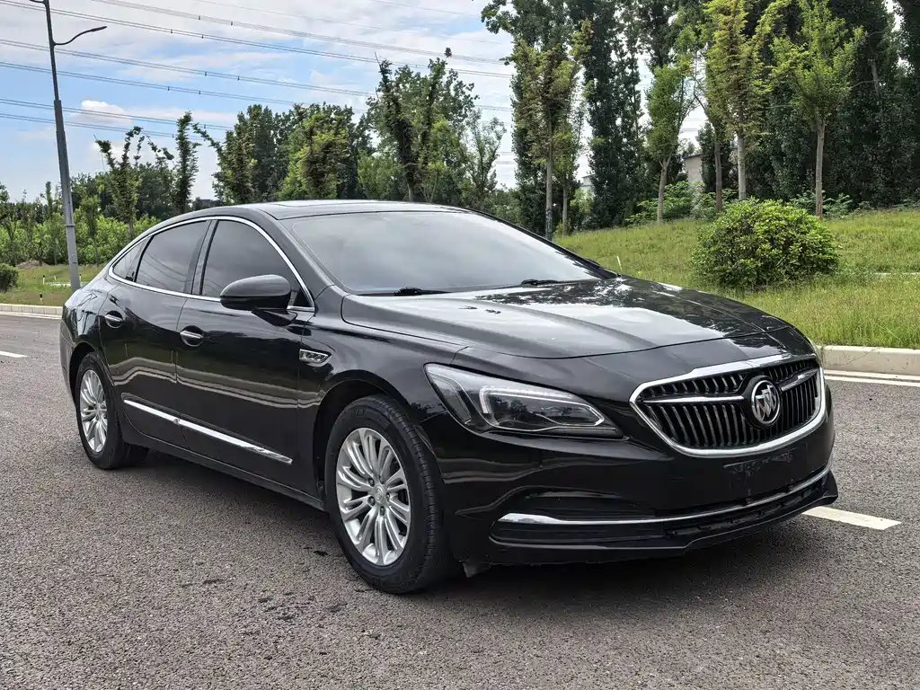 Buick LaCrosse — миниатюра 2