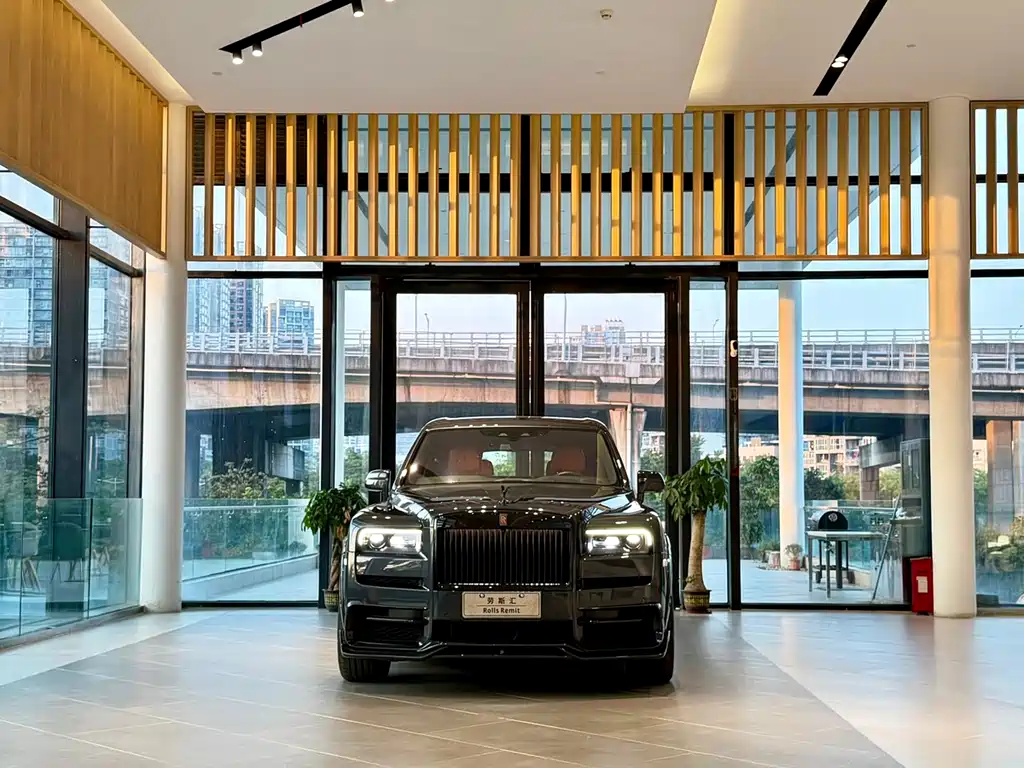 Rolls-Royce Cullinan 2018 мест