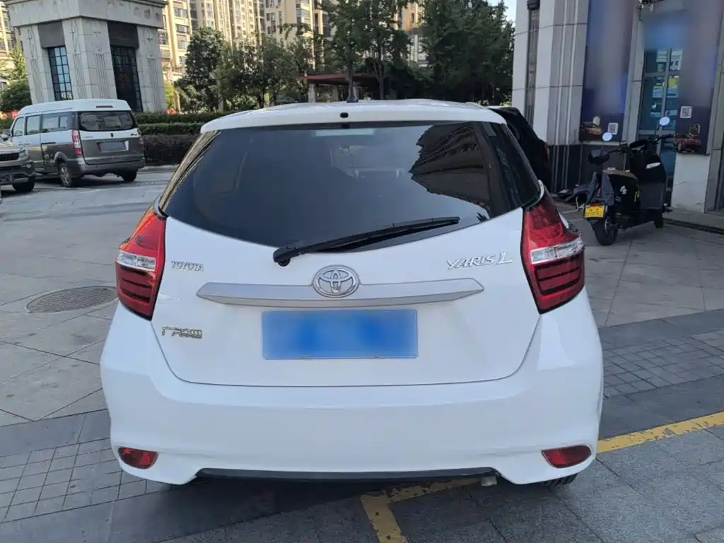Toyota Yaris L — миниатюра 6