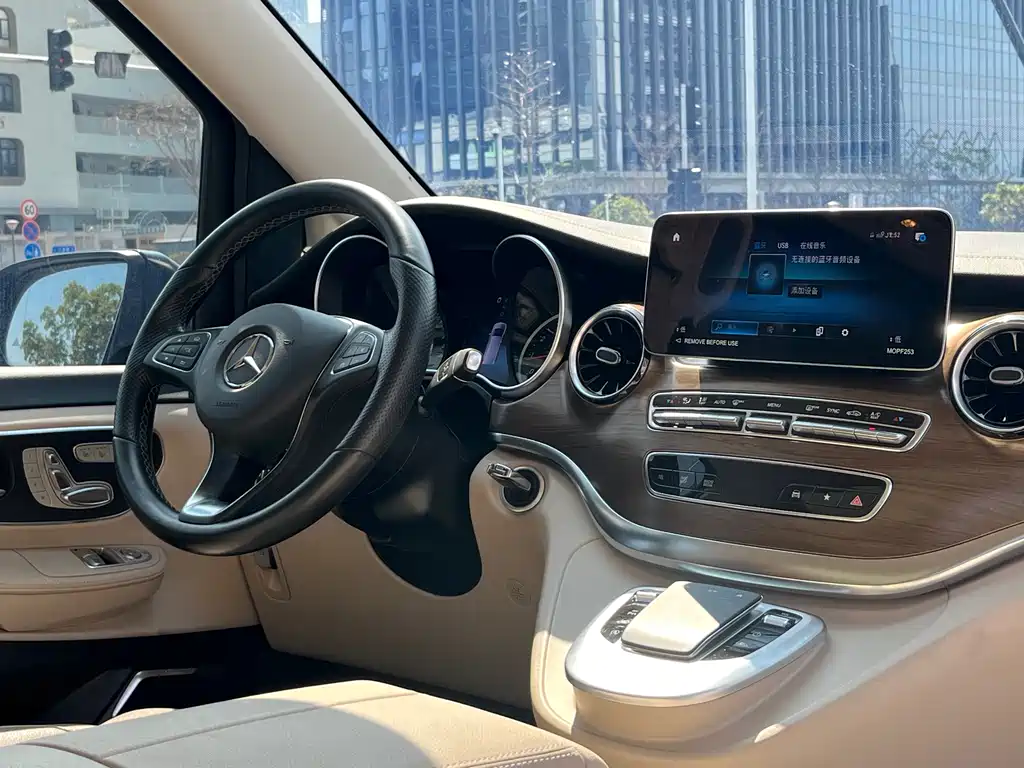 MERCEDES-BENZ V CLASS