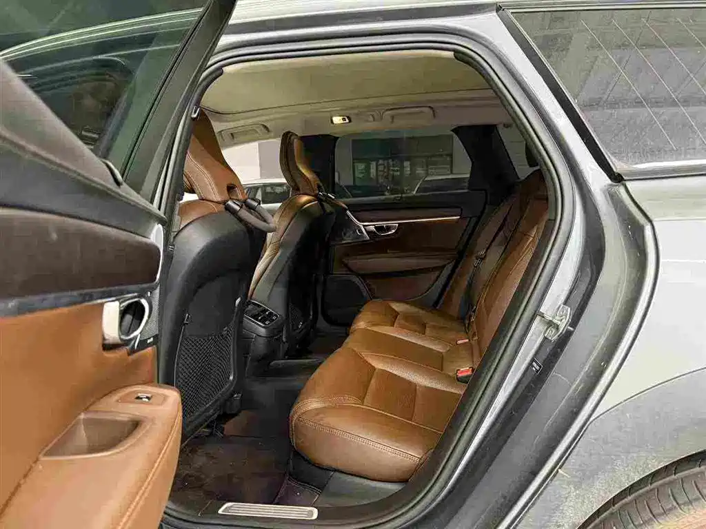 Volvo V90 — миниатюра 4
