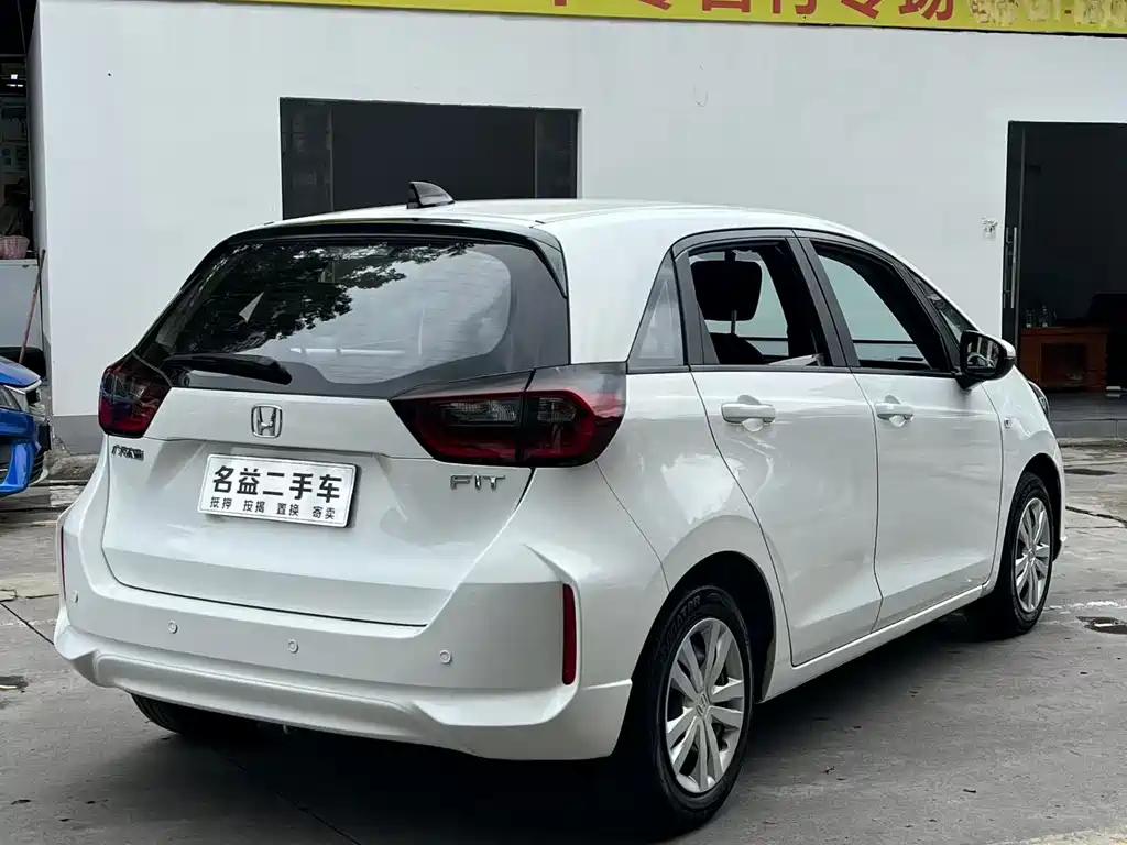 Honda Fit — миниатюра 6
