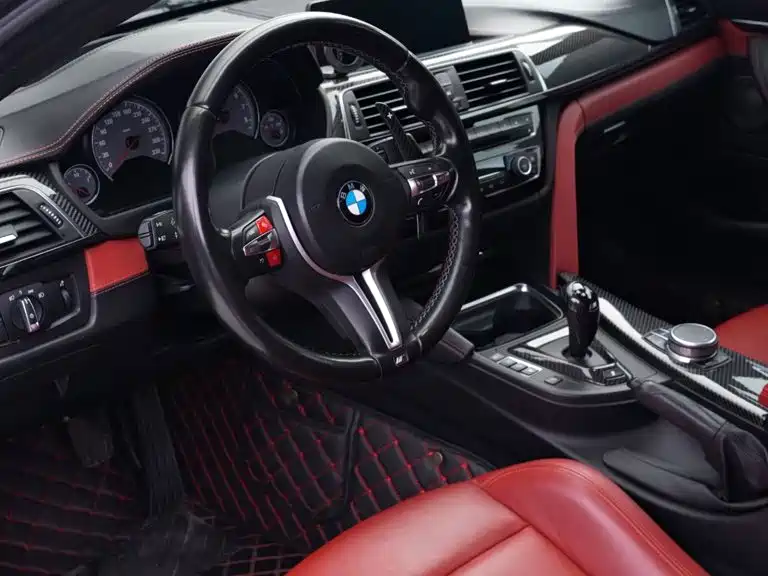 BMW M4 — миниатюра 10