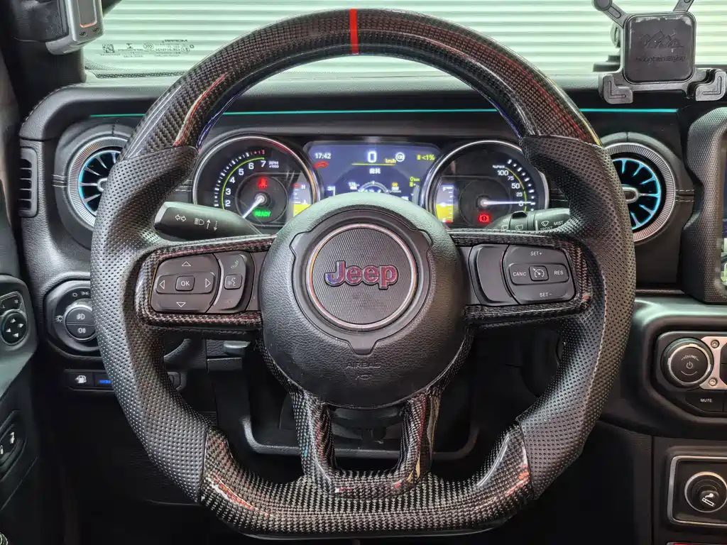 Jeep Wrangler PHEV — миниатюра 17