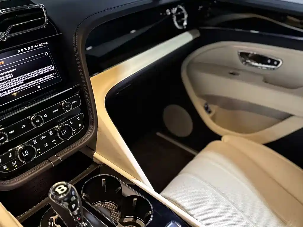 Bentley Bentayga 2026 4.0T V8