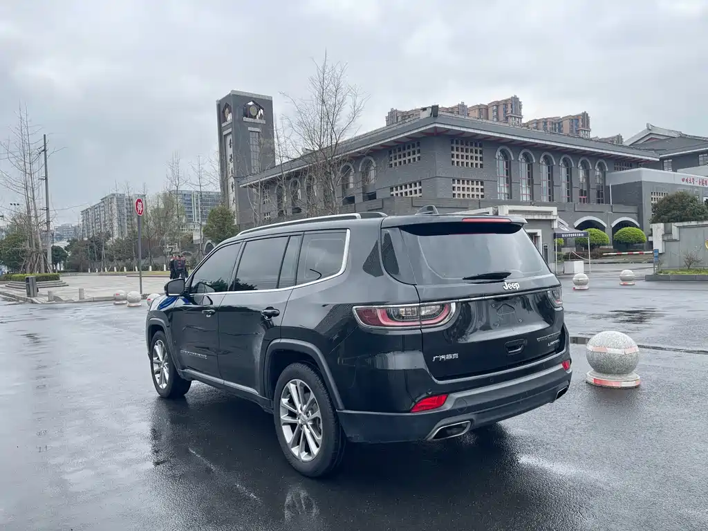 JEEP GRAND COMMANDER