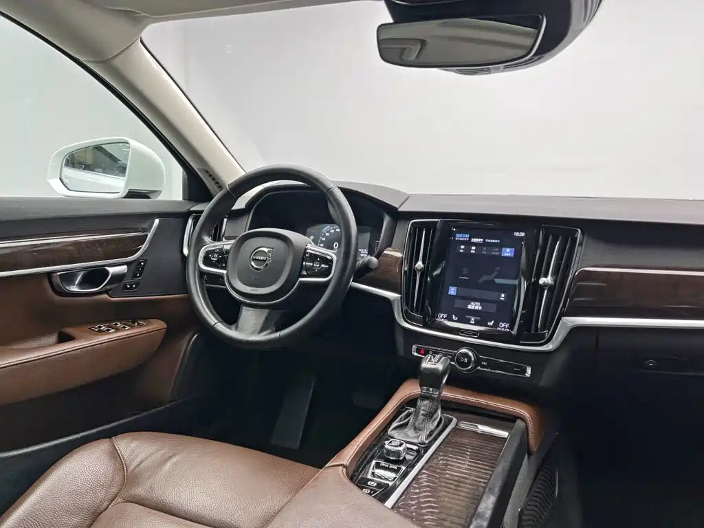 Volvo S90 — миниатюра 24