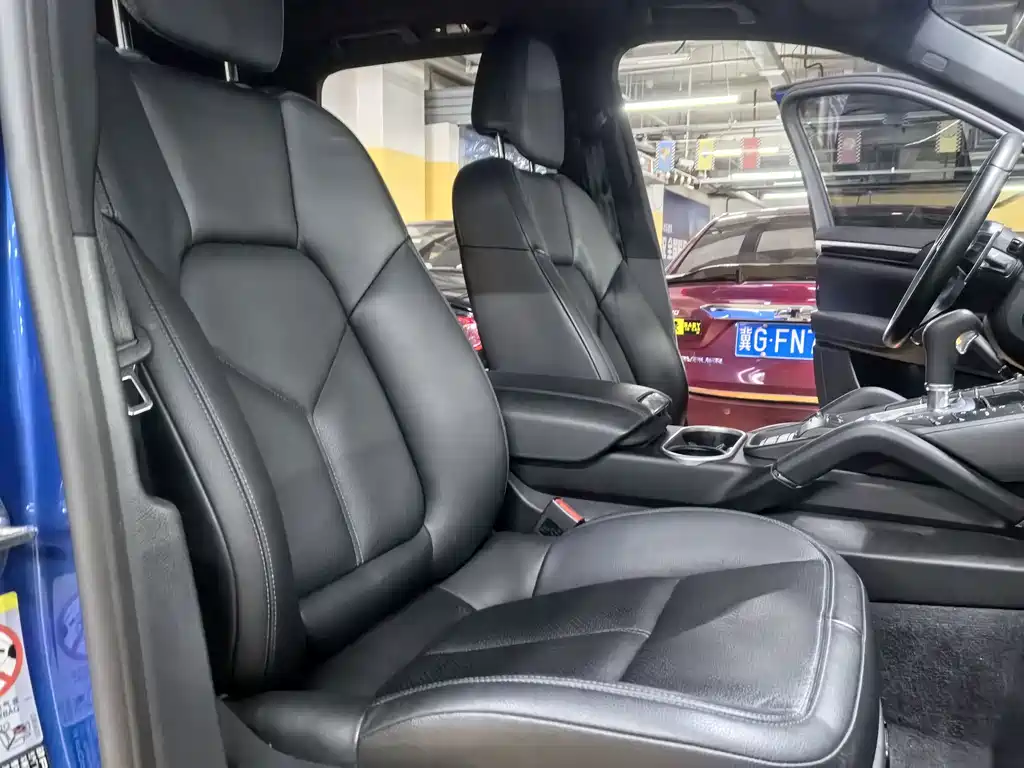 Porsche Cayenne — миниатюра 19
