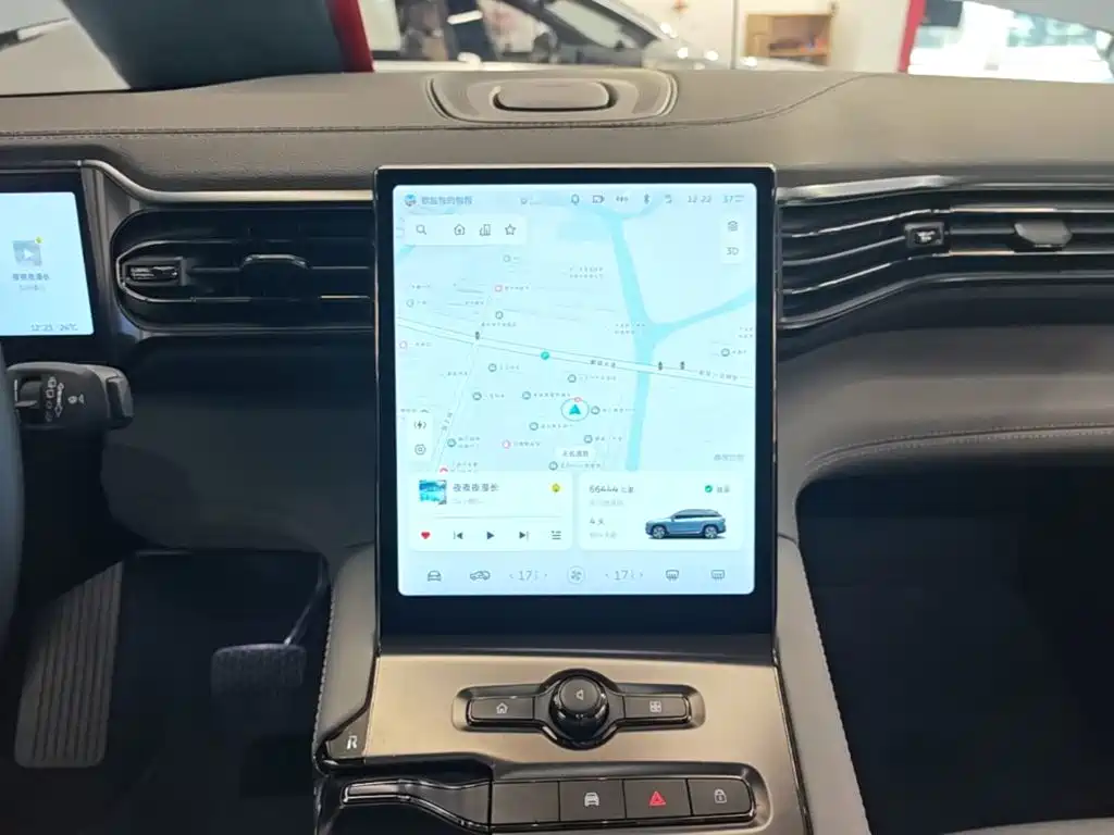 NIO ES6 — миниатюра 13