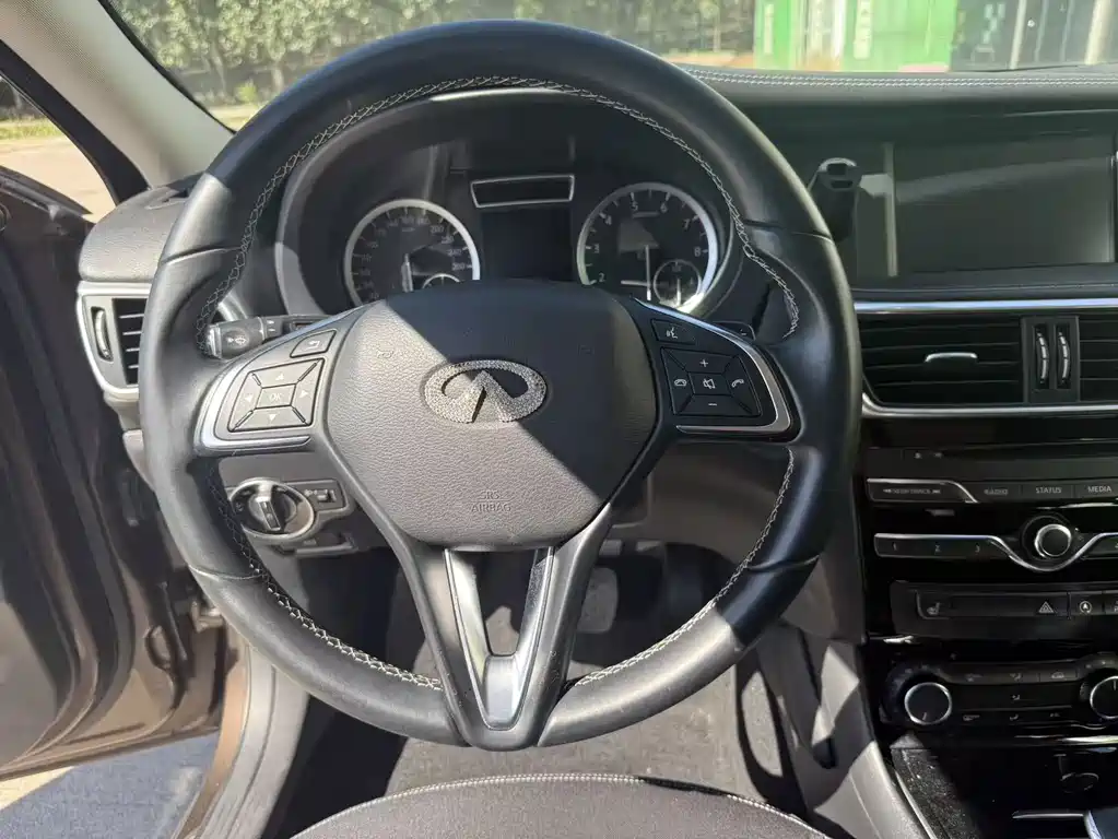 Infiniti QX30 — миниатюра 8