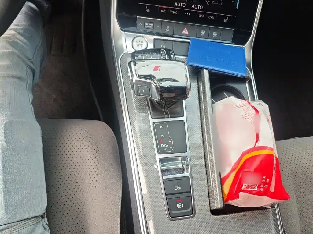 Audi A6L — миниатюра 7