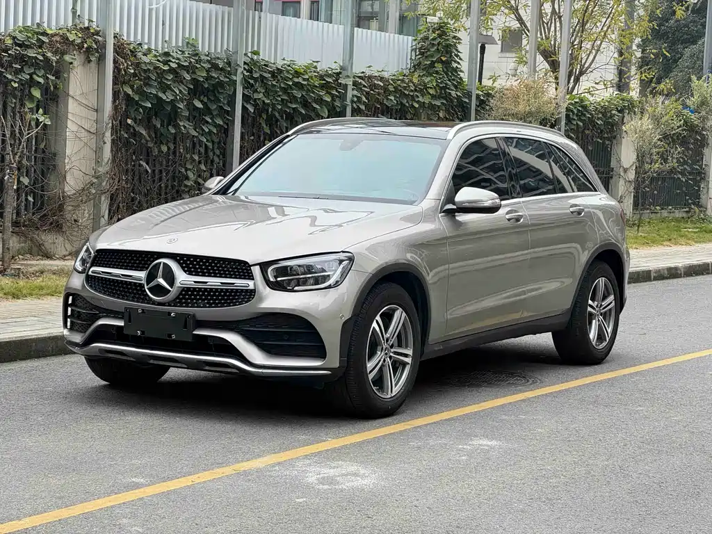 MERCEDES-BENZ GLC