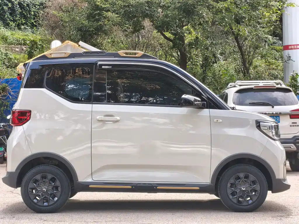 Wuling MINIEV — миниатюра 8