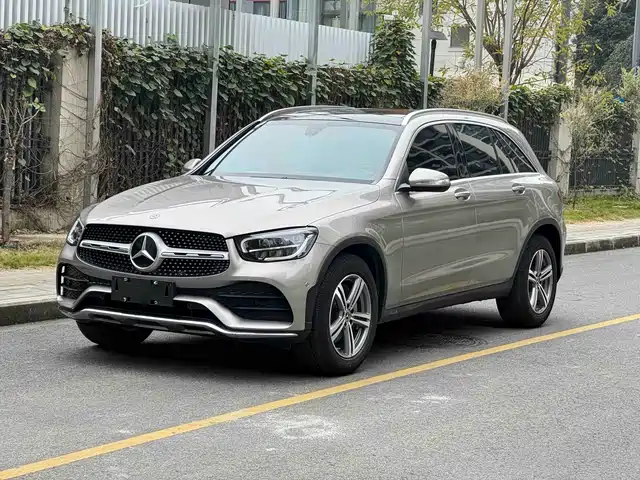 MERCEDES-BENZ GLC