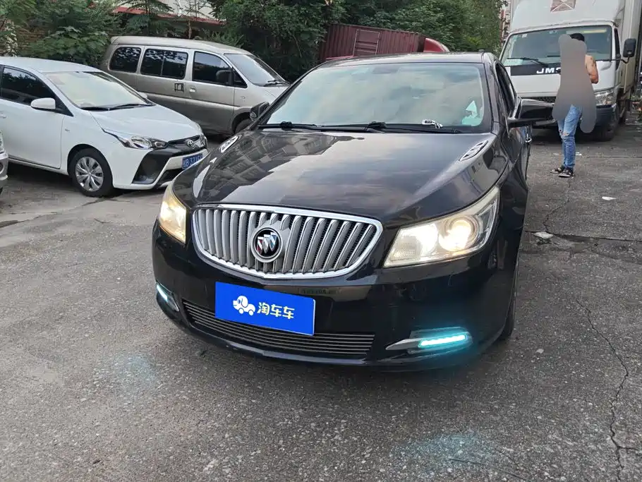 Buick LaCrosse — миниатюра 2
