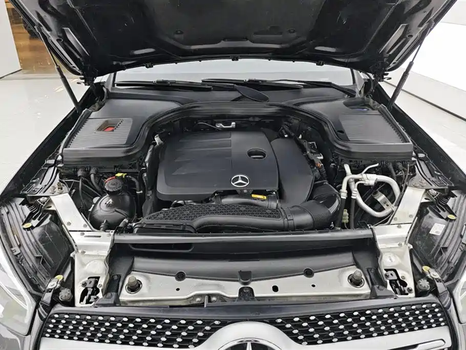 MERCEDES-BENZ GLC