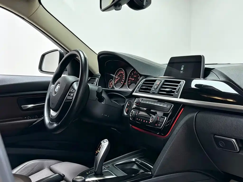 BMW 3 Series — миниатюра 6