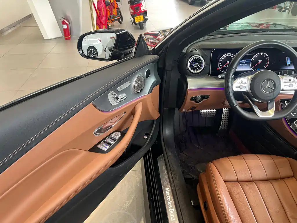 MERCEDES-BENZ E CLASS