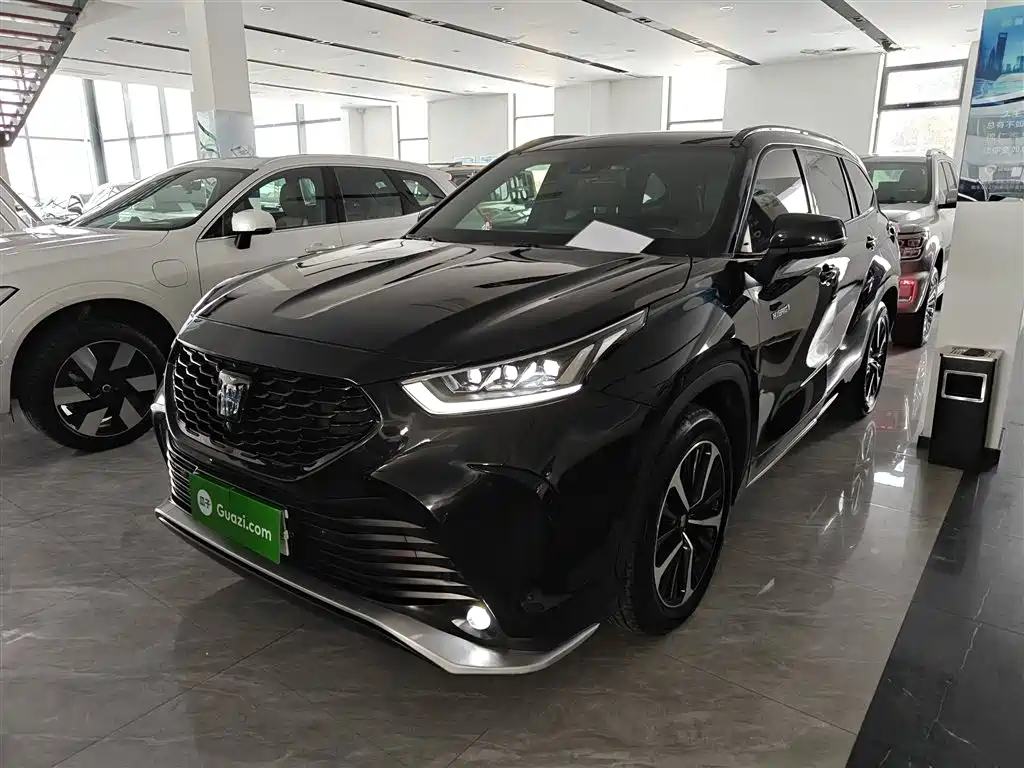 Toyota Crown Kluger 2024