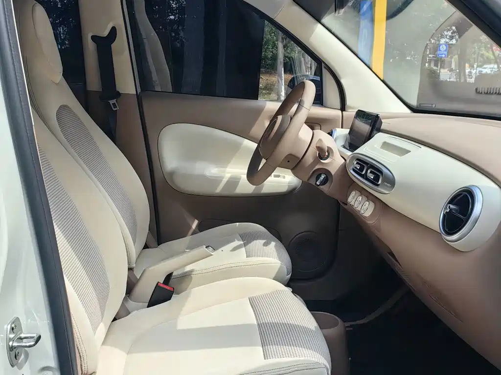 Wuling MINIEV — миниатюра 6