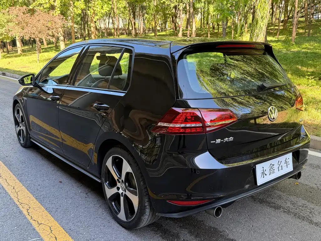 Volkswagen Golf GTI — миниатюра 9