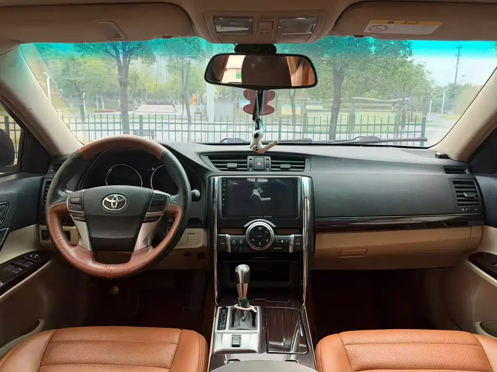 Toyota Reiz — миниатюра 5