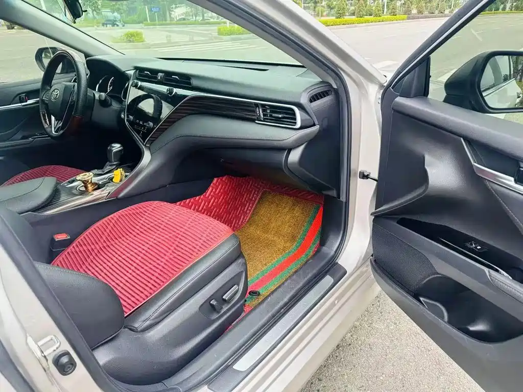 Toyota Camry — миниатюра 8