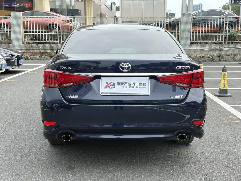 Toyota Crown — миниатюра 7